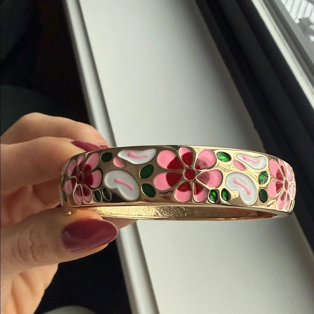 Chic Floral Enamel Bracelet with Pink and Green Accents - Picture 4 of 14
